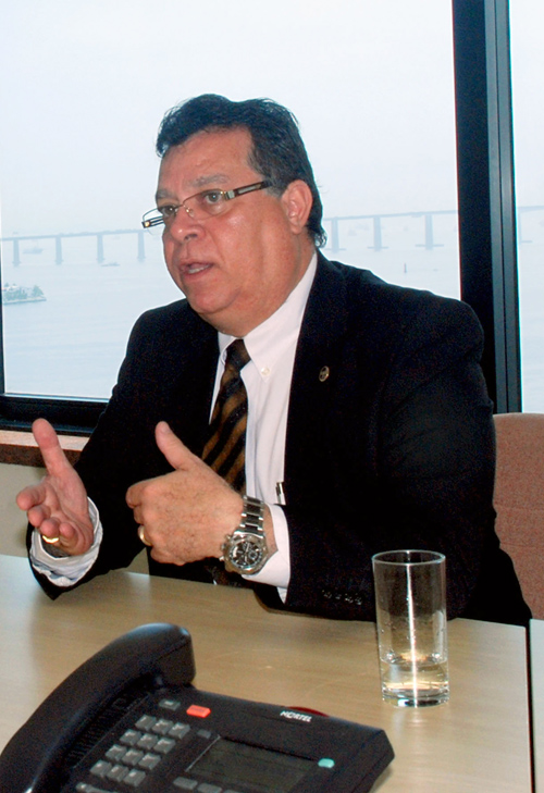 Dr. Robson Domingues de Oliveira